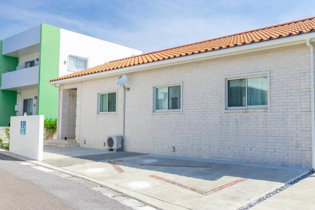 石垣島一棟貸し 潮 Villa Ishigaki  Exterior photo